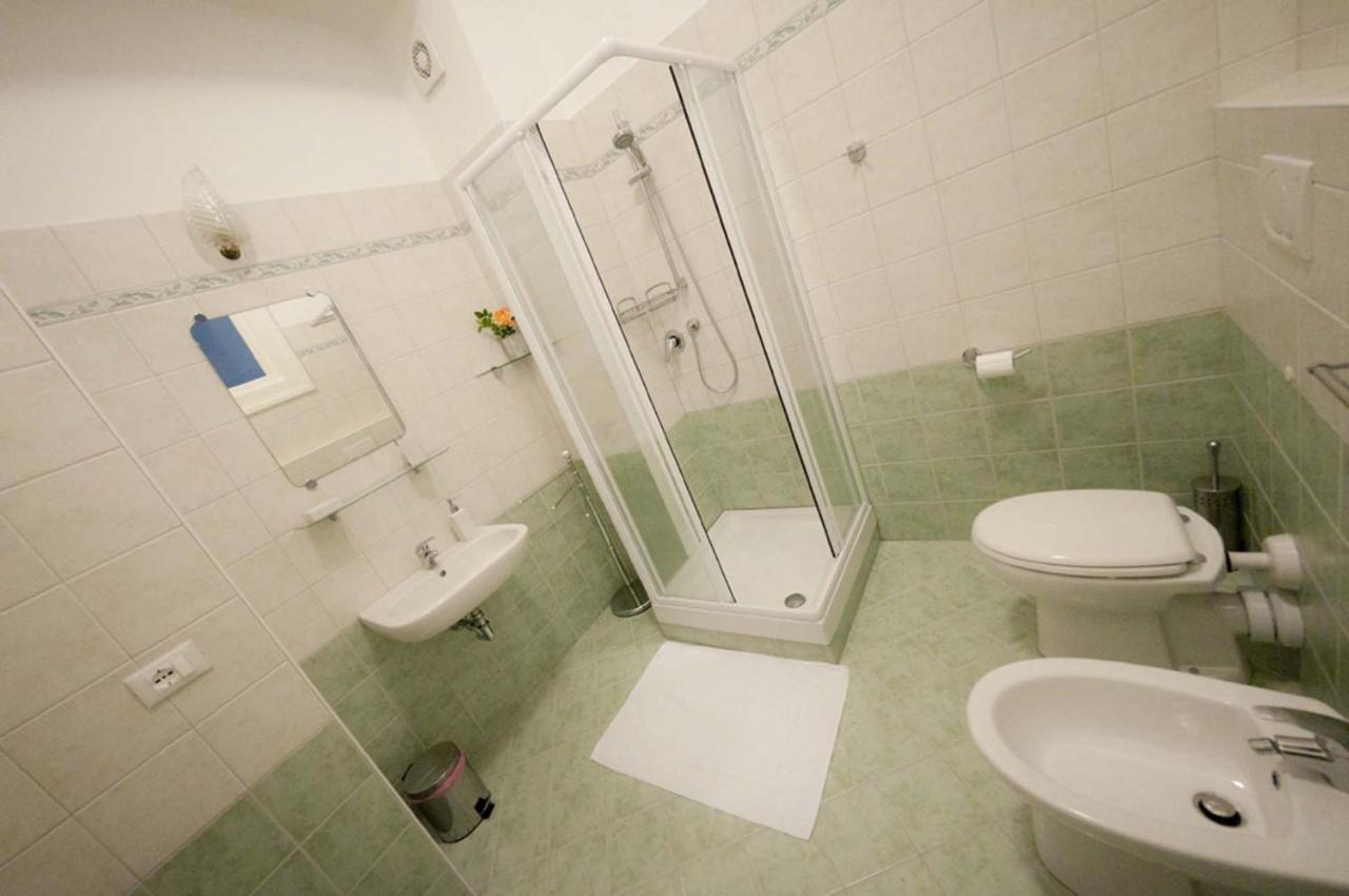 Domus Liberta - Boutique Rooms ตรีเอสเต ภายนอก รูปภาพ