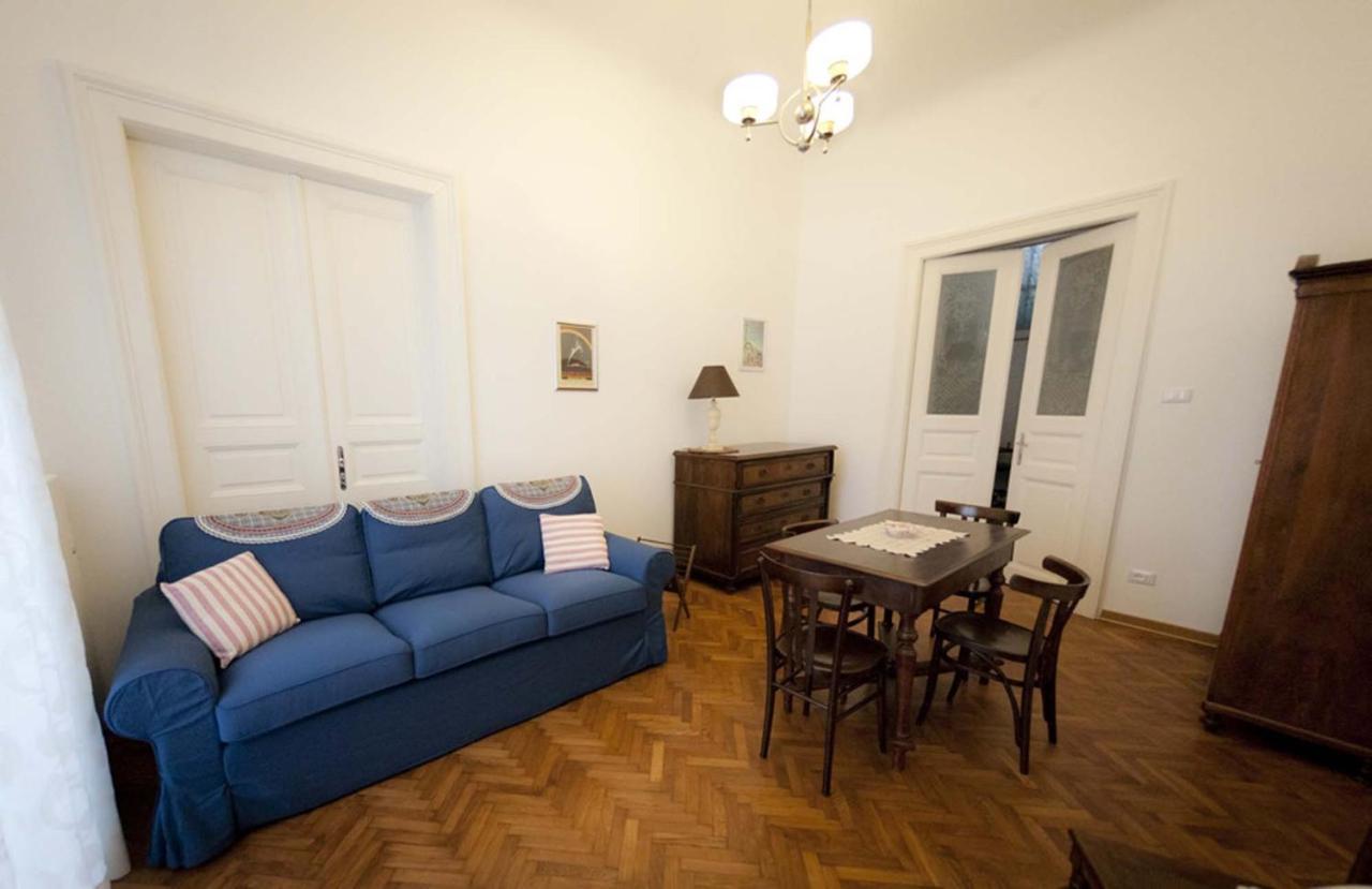 Domus Liberta - Boutique Rooms ตรีเอสเต ภายนอก รูปภาพ